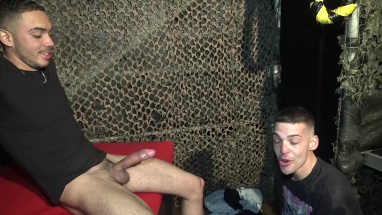 Young French dudes with big cocks: ふしだらな女イケメン積生によるアレックス・ルッソ