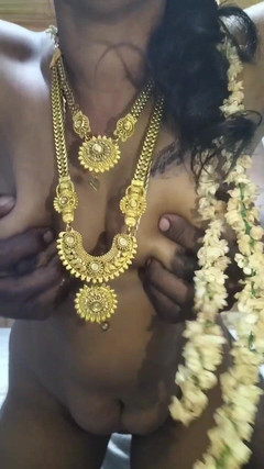 Funny couple porn studio: Tamil-vrouw sterk op zijn hondjes met juweel en bloem