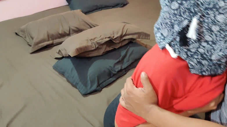 Hope Love: Lelaki sesat mengongkek MILF Asia muda yang suci gaya doggy