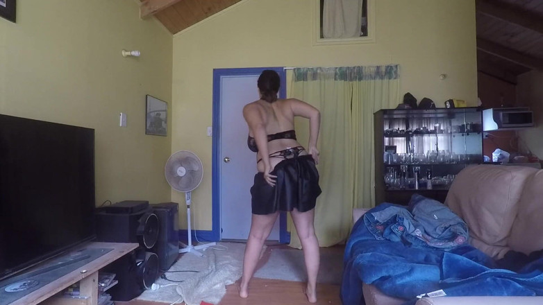 Jordyn: Strip tease