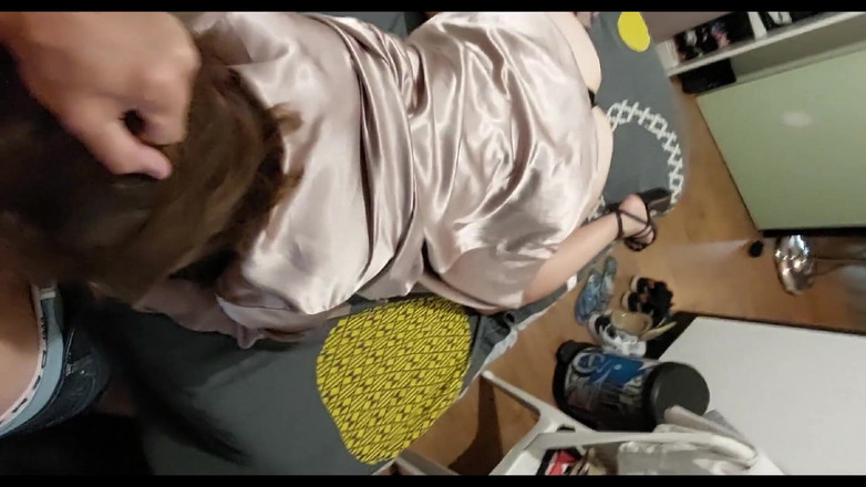 Sexy O2: 827_03 - Francouzský amatér, Zezadu, Saténové spodní prádlo, Obležený sex, Kouření,...