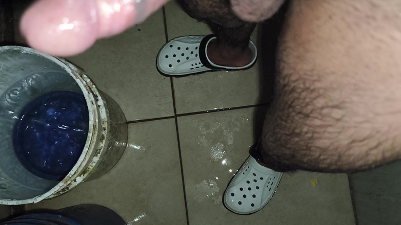 Cute boy jerks off: ชายชักว่าวในห้องน้ําโดยไม่ถูหุ่นด้วยสบู่