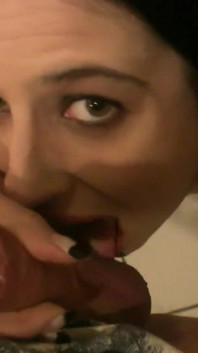Girl doesn't know how to clean house but knows how to make cock enjoy
