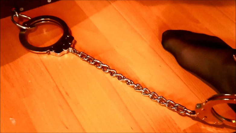 Crossdresser Violeta: Nilon feet shackled - stoking kaki crossdresser dan legirons