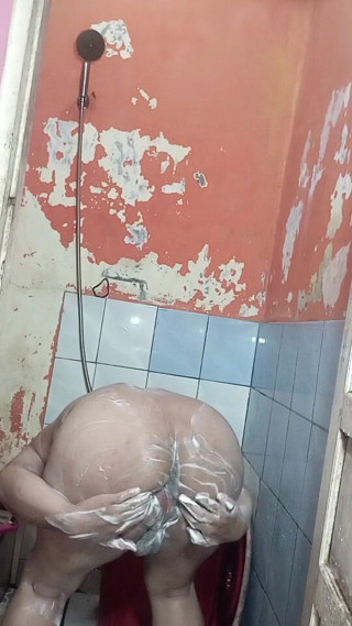 Cleaning Yourself to Look Attractive