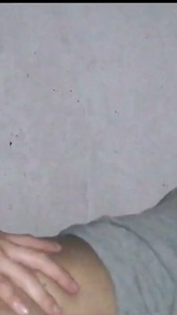 La mia sorellastra +18 mi invita nella sua stanza - sborra con un culo grosso