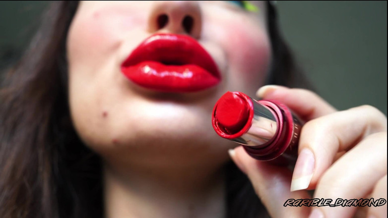 Rarible Diamond: Messy Red Kiss + Plivat fetiš líbání