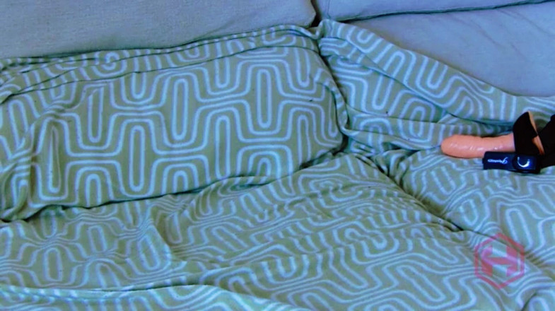 Amadeus studio: Ayah tiri saya meniduri saya dan memberi saya urutan yang...