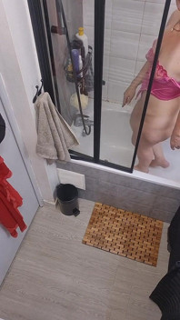 Únete a Mí En Mi Boca, Estoy Todo Caliente Y Quiero Una Polla