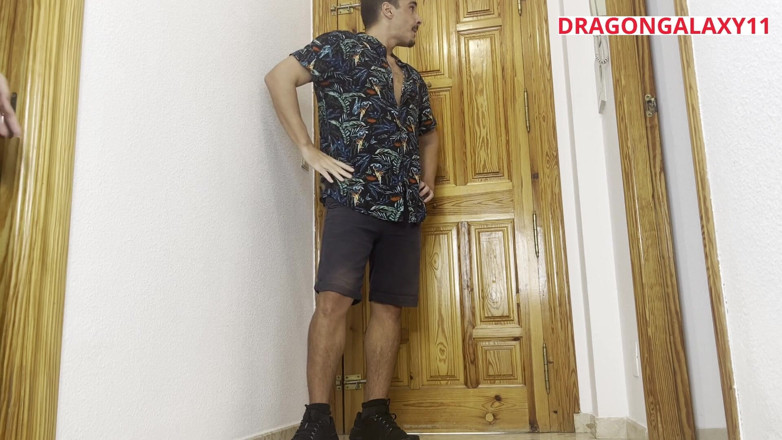 DragonGalaxy11: Budbärare ligger med en blond latina