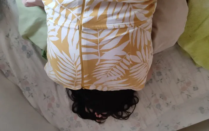 VeronicaCristal: Fuck me fast before my husband comes home