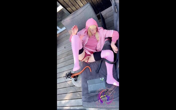 Melinda James: Anal yılanlar, yumruk sokma, çiş ve kendini emiyor