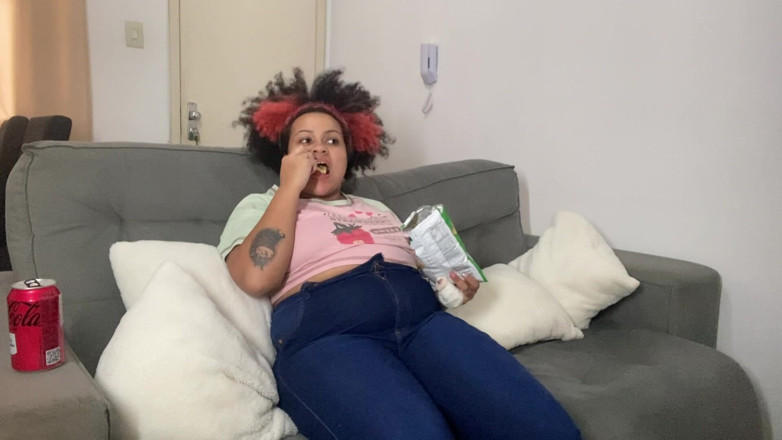 Cutiepiie Chubby: Aku lagi kentut dan sambil nonton TV