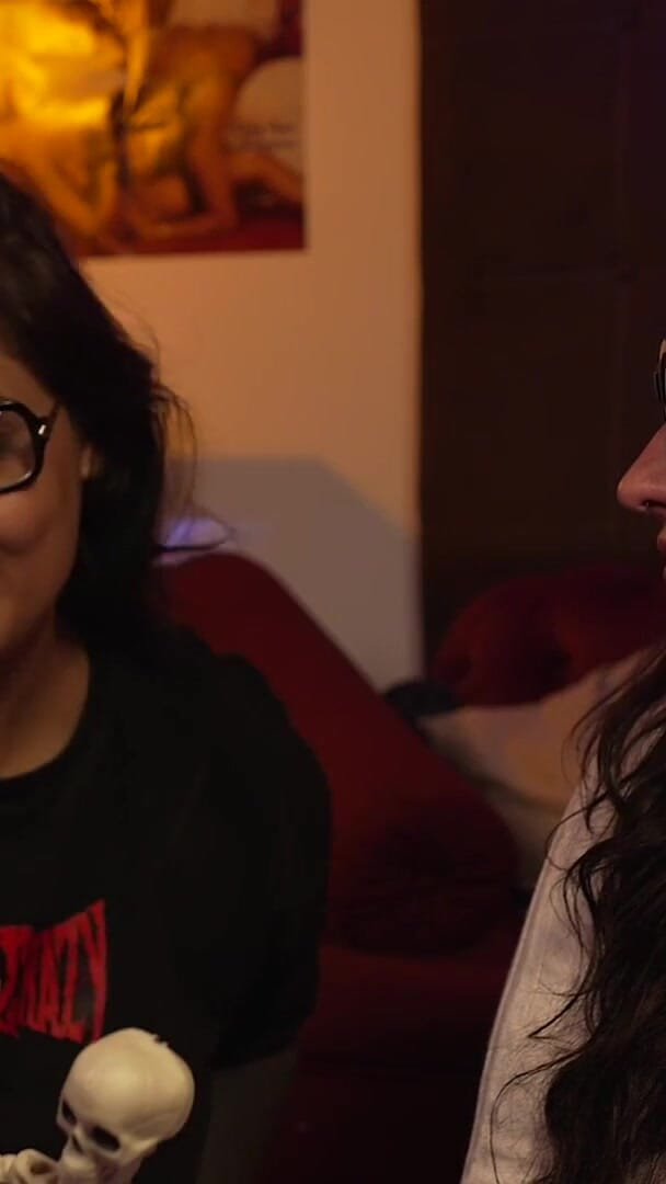 Gordelicias: Smoking Fetish! Two Hot Women Smoking and Talking About Their...