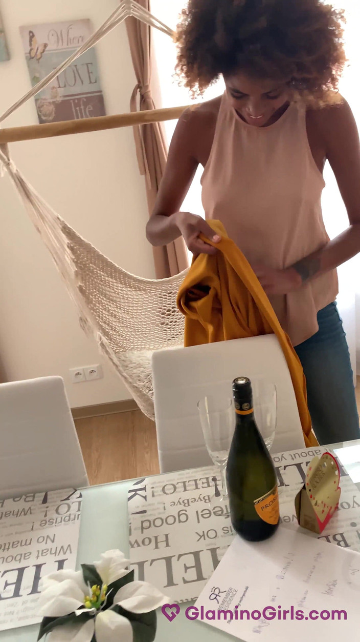 Glamino Girls: Glamino girls 20 - část 2 stříkání na černou krásu