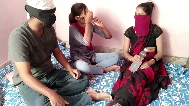 HousewifeGeeta: Kongkek ibu tiri jiran dan awek bersama-sama! Desi Bertiga Dalam...