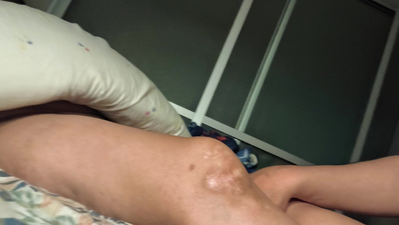 Moo DBOXXX: 엄마의 임신, 매일 나와 섹스하고 싶은 그녀, 남편이 일하고 있는 그녀