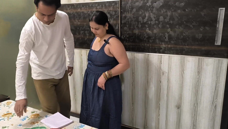 Desi chudai hub: Puja Bhabhi Fuck with Tailor for Stitching a Dress Free...