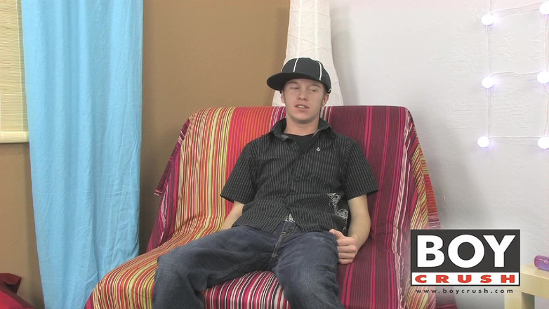 Boy Crush: Dildo Niki