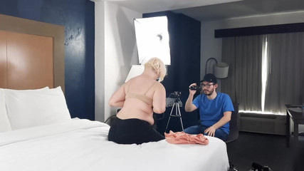 Golden Griffin: Violet Vixen - část 1 - Přední úhel