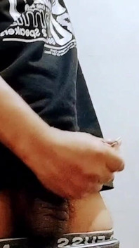 การช่วยตัวเองในห้องน้ำของฉัน ขยับหีได้เสียวมาก
