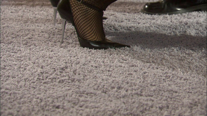 Miami Reality: Ebenová manželka s velkými prsy jezdí na obrovském ptákovi pro...