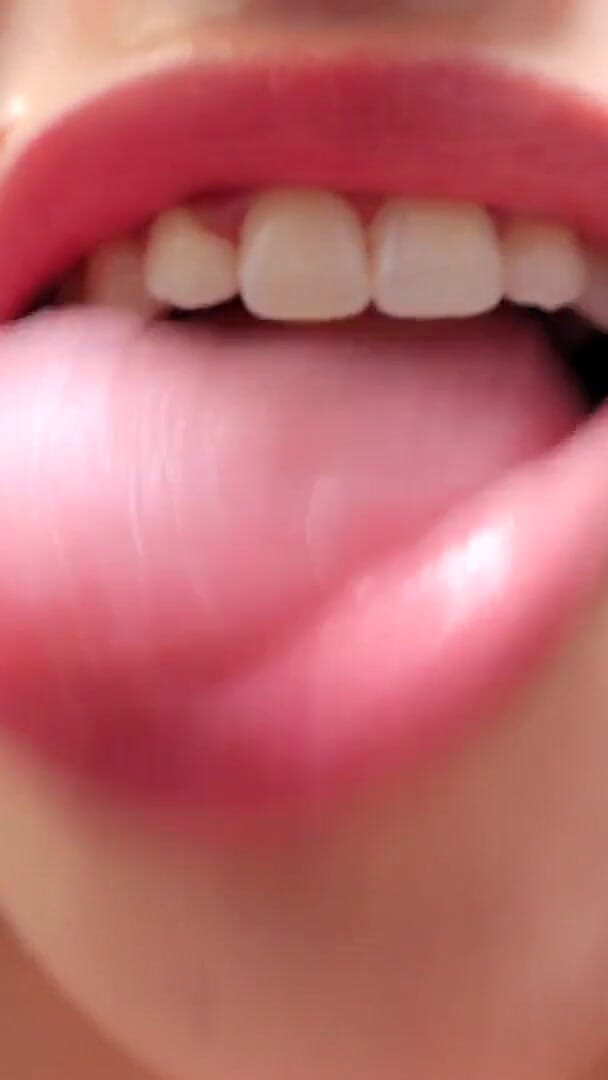 Sydney Screams: 親友に誘惑されたMILFについて