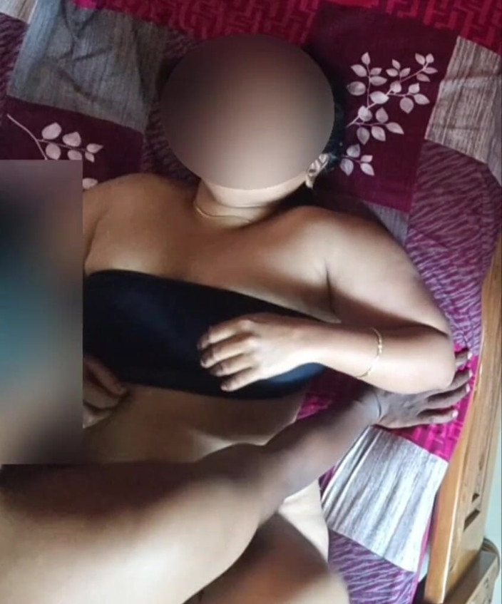 Black & white desicat: Hot Mallu Aunty in Black Tube Top Big Juicy Tits...