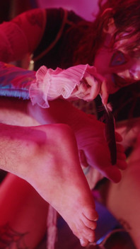 Joy, der clown, interview, latex-domina kitzeln, necken & spielerische kontrolle