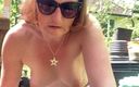 Rachel Wrigglers: Aku lagi asik ngentot cewek topless di tamanku yang lagi...