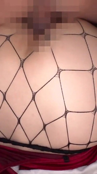 Deel 3sletterige meid masturbeert buitenshuis cosplay creampie-seks