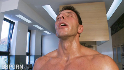 GS studio: Heyecanlı orta yaşlı seksi kadını mükemmel götünden derin anal seks...