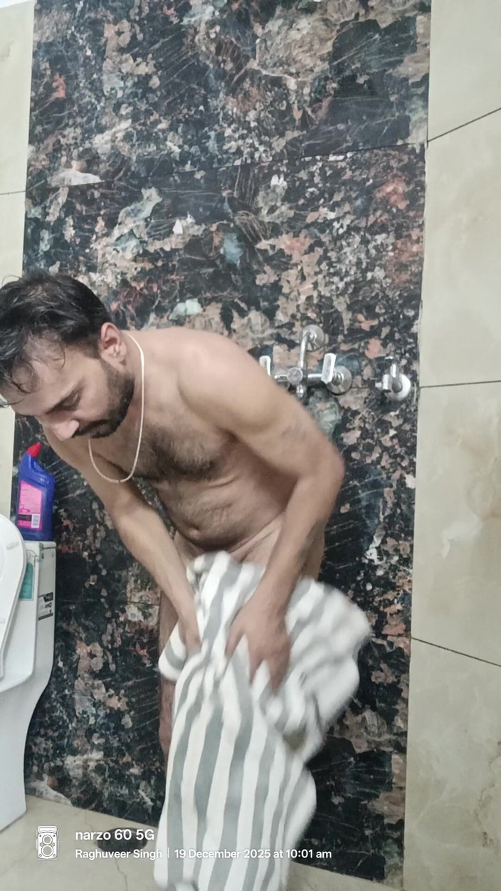 Rajasthani-old-lover: 샤워하는 인도 경찰관