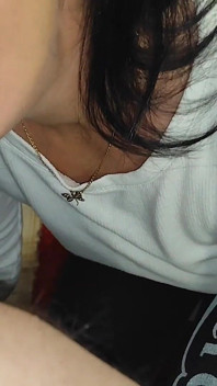 Married Unfaithful Wife Gives a Good Blowjob to Her Neighbor