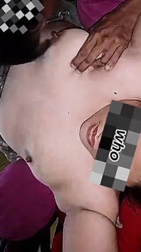 （第2部分）我是一个顽皮的，饥渴的妻子。让我的管被另一个男人按摩和抚摸