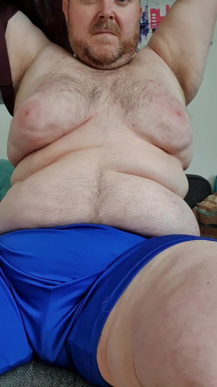 Gordifat: Fet Man Leker Med Sin Kuk Och Magen