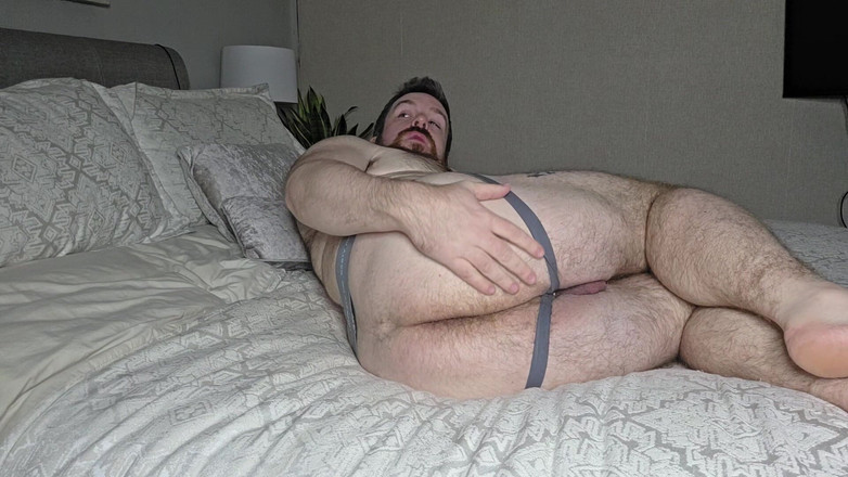 gaynaughtywelsh: Mengongkek sepupu tiri berbulu merah jambu berjanggut saya bahagian 1