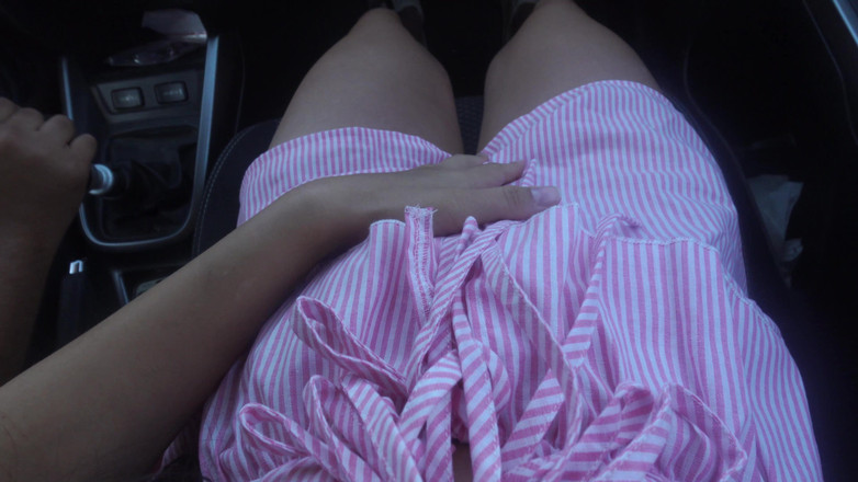 AmayaMori: फिलीपीनी भारतीय पत्नी मेरी कार में हस्तमैथुन करती है अपनी चूत के साथ खेलती है फिर अपनी उंगलियों को चूसती है और उसके मुंह से खेलती है फिर अपनी लार के साथ