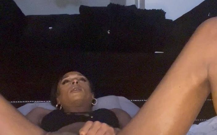 Yummie encounters: Docela štíhlá Femboy Hladící bbc péro Ošklivý