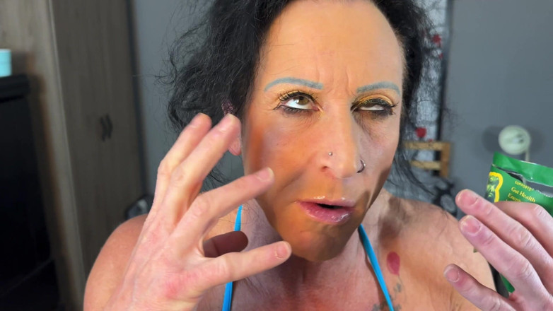 Kandylegsxxx: Kandy's Cuck Vitamins Eating Gummy Losers