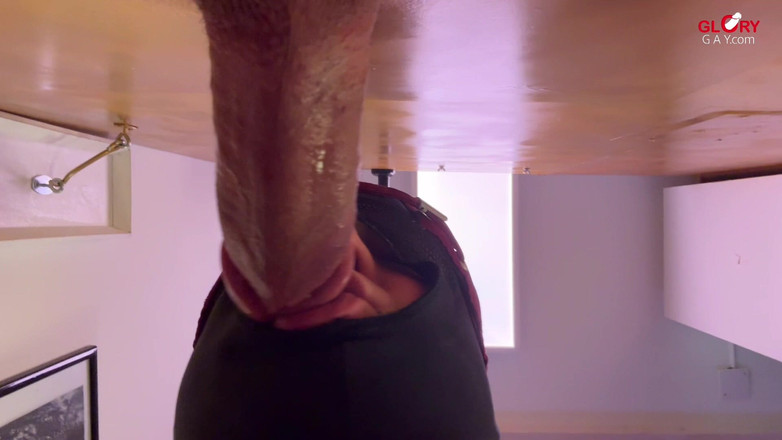 GLORYHOLEGAYS: 첫 번째 글로리홀 - 그의 첫 번째 목구멍은 메가 목구멍이었어요