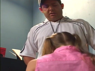 Chica Suicida DVD: Aurora Snow je domácí zvíře učitele