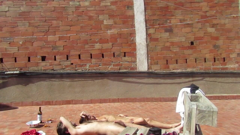 Magia Rosa: Amatör çift terasta sikişiyor, seksin dışında