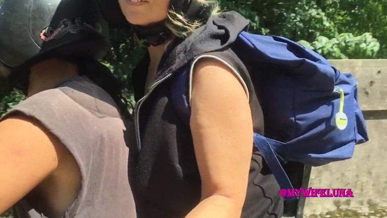 My Wife Luna: Cavalca in moto con una troia che si fa scopare...
