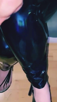 Sexy amateur-ehefrau handjob und schöne füße fußfetisch