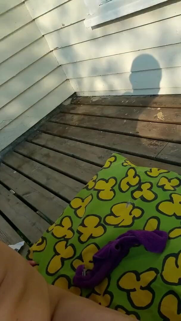 Lov2selfsuck: Mijn lul buitenshuis bruinen