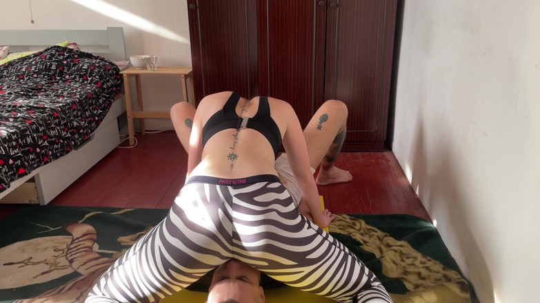 HotPrincessUA: Yogainstruktör kan inte instruera längre: torr puckel &kvinnlig övermäktig