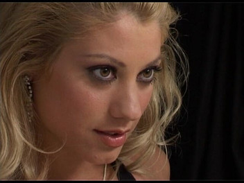 Argentina Latina Amateurs: Si blonde latina comel Sofi dihancurkan soleknya dengan air mani...