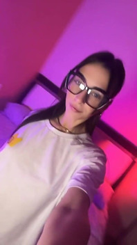 Camiseta Ancha, Música Y Provocación