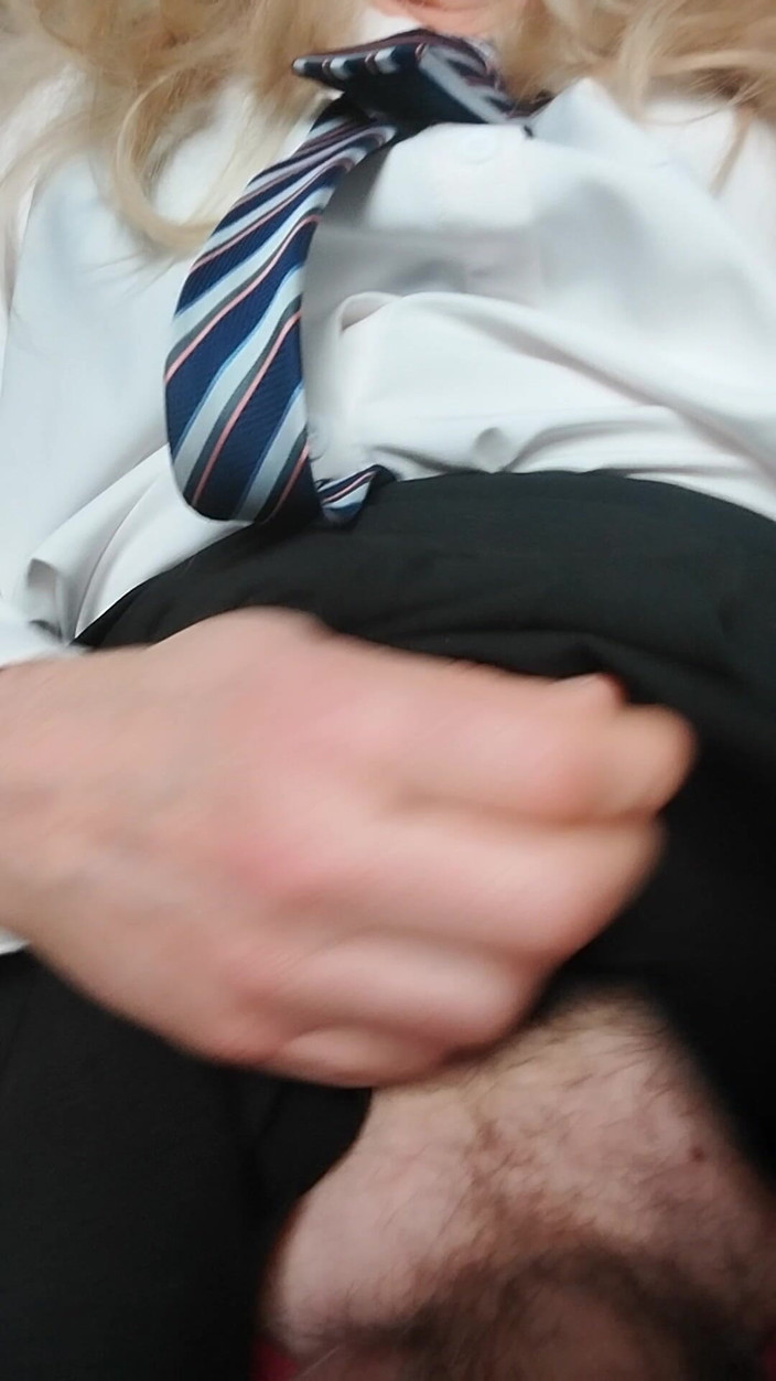 Cindy Belfast: Tesão dolled-up Sissy Cumshot